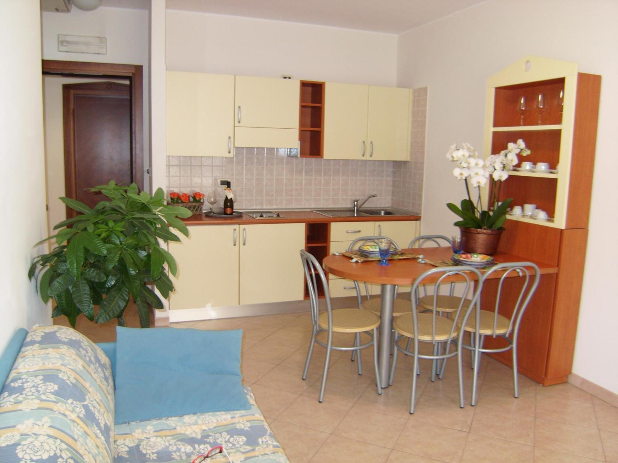 Residence Torre Del Mar Alba Adriatica Rum bild