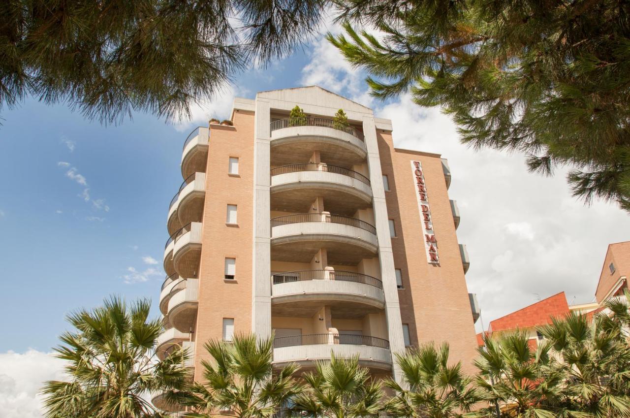 Residence Torre Del Mar Alba Adriatica Exteriör bild