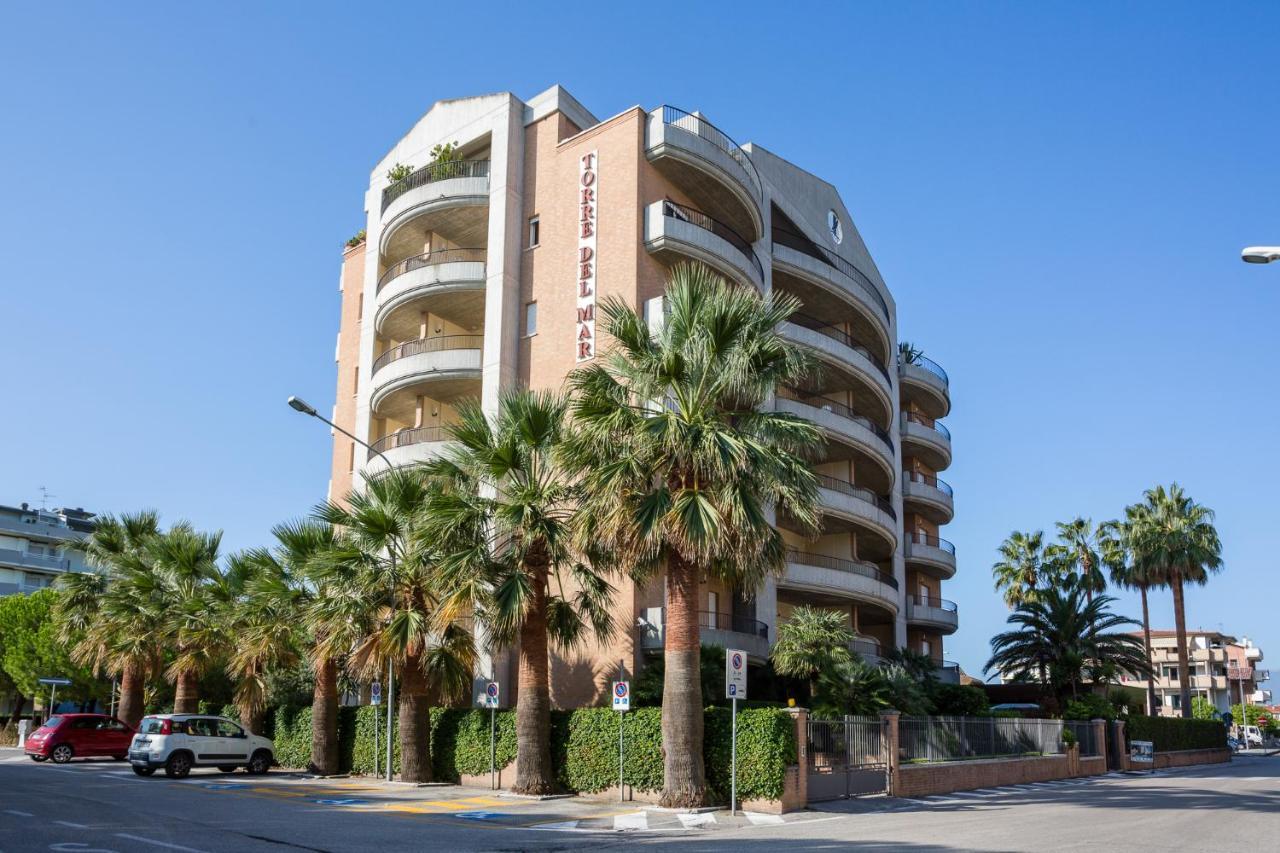 Residence Torre Del Mar Alba Adriatica Exteriör bild